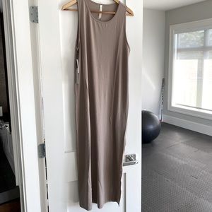 Aritzia Barton jersey maxi dress NWT